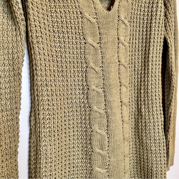 Green Cableknit Long Sleeve Sweater Dress - Picture 7 of 9